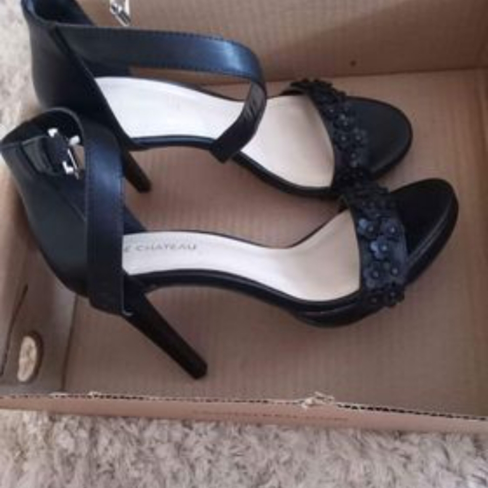 Le chateau Black High Heels